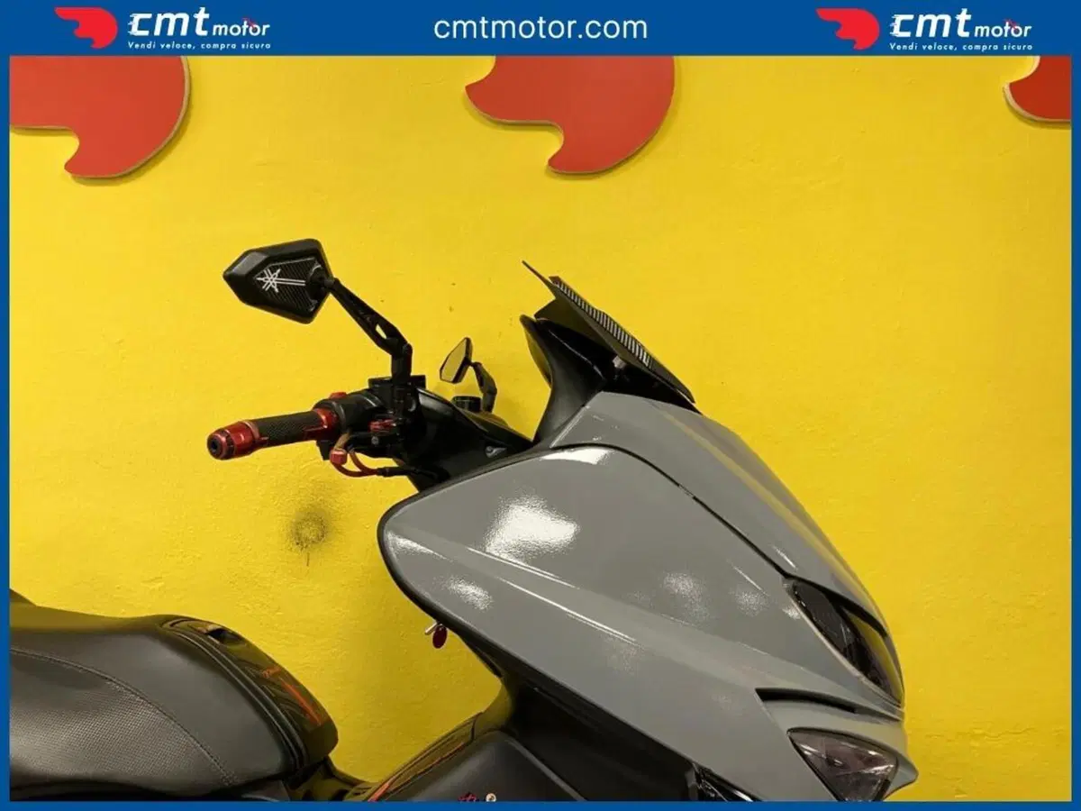 Yamaha T-Max 500 (2004 - 07) (8)