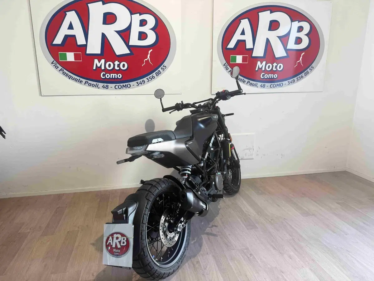 Husqvarna Svartpilen 401 (2021 - 23) (4)