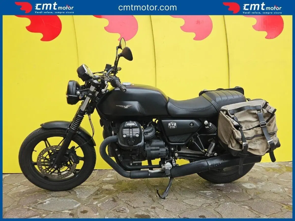 Moto Guzzi V7 Stone (2021 - 24) (3)
