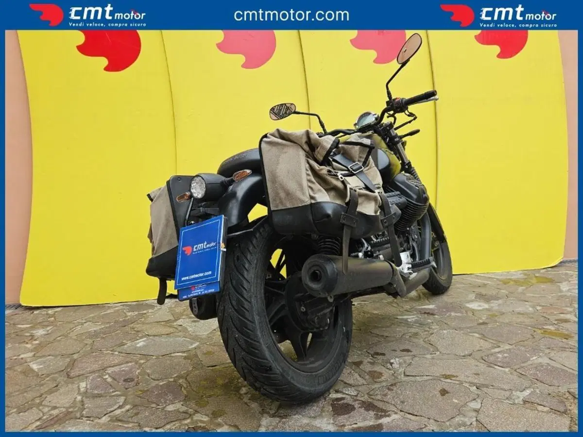 Moto Guzzi V7 Stone (2021 - 24) (4)