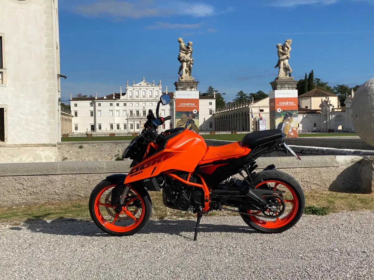 KTM 390 Duke (2024 - 25) (2)