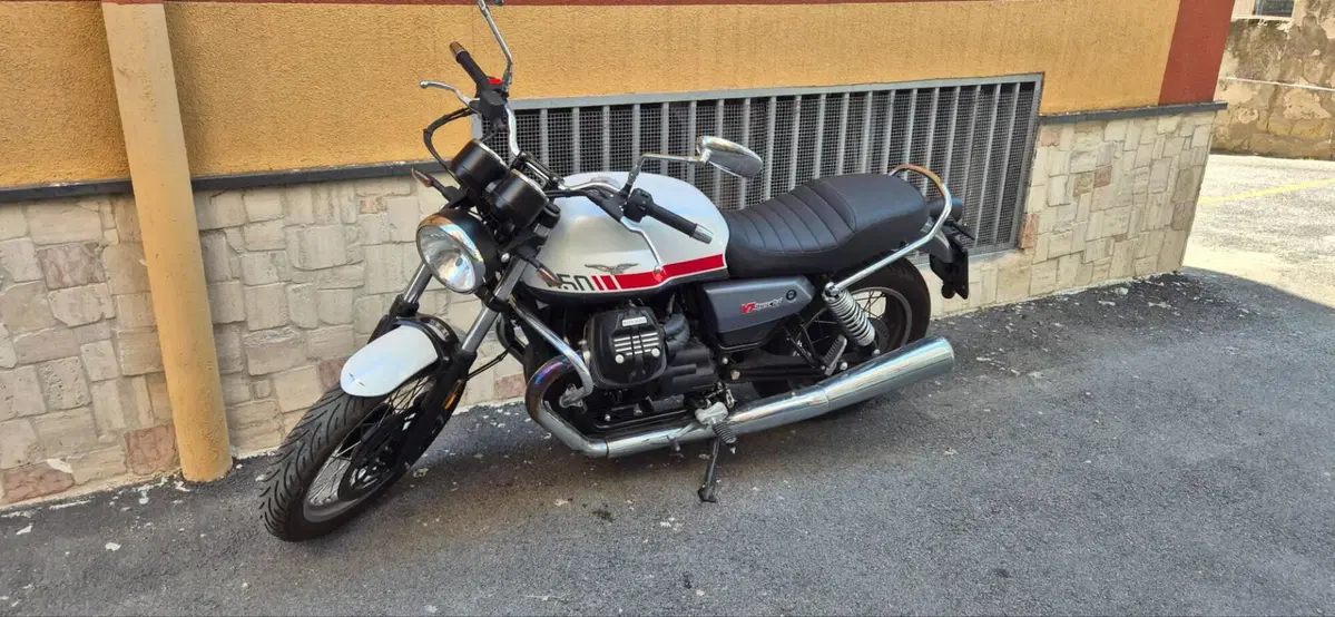 Moto Guzzi V7 850 Stone Special Abs (2021) (3)