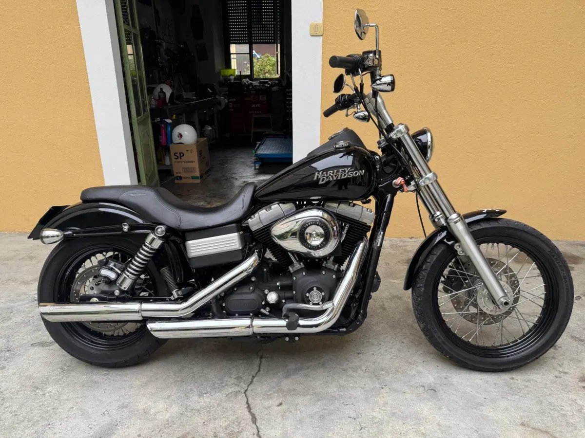 Harley-Davidson 1584 Street Bob (2008 - 15) - FXDB (4)