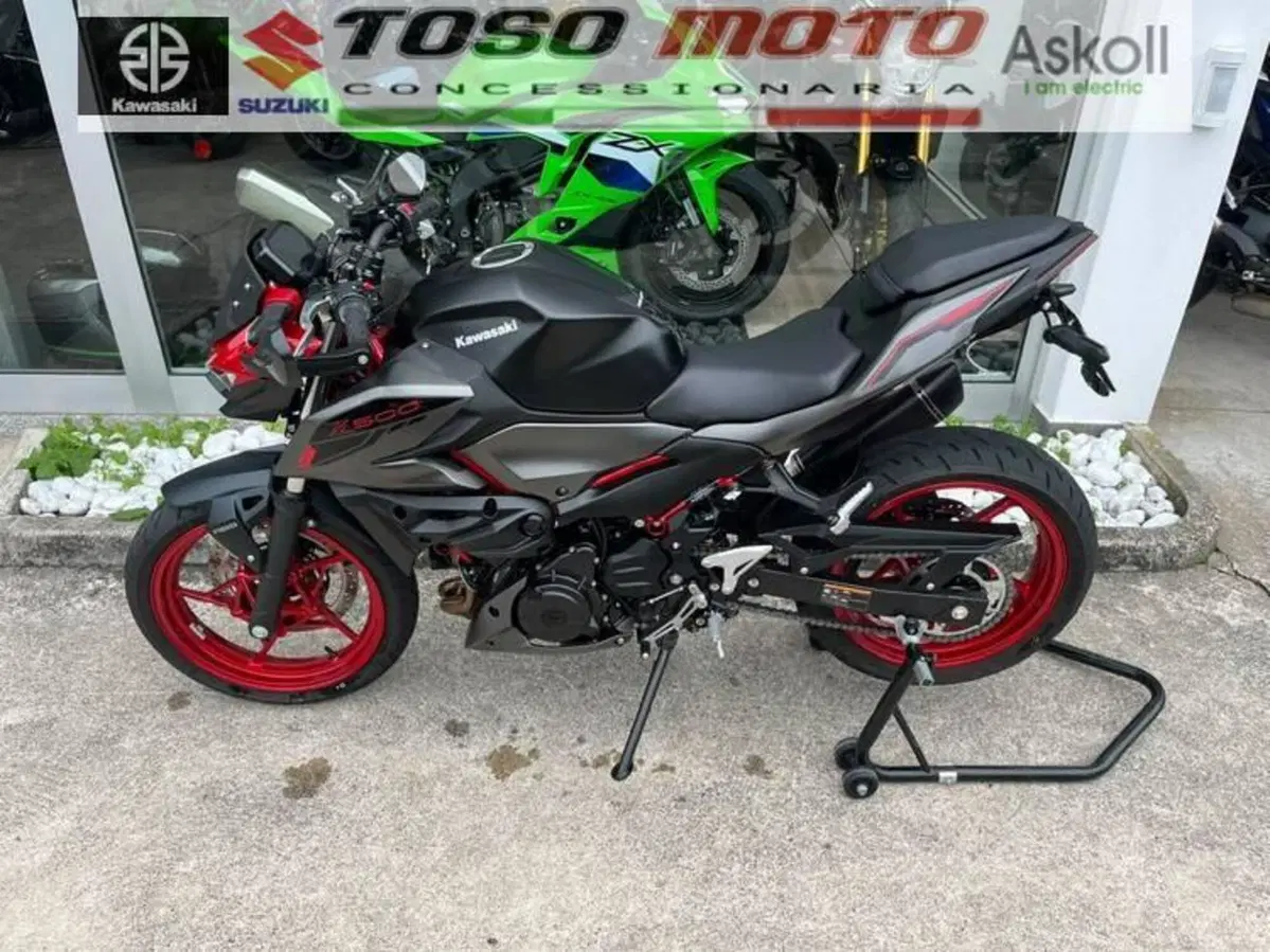 Kawasaki Z 500 SE (2024 - 27) (12)