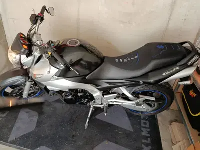 Suzuki GSR 600 (2006 - 11) usata
