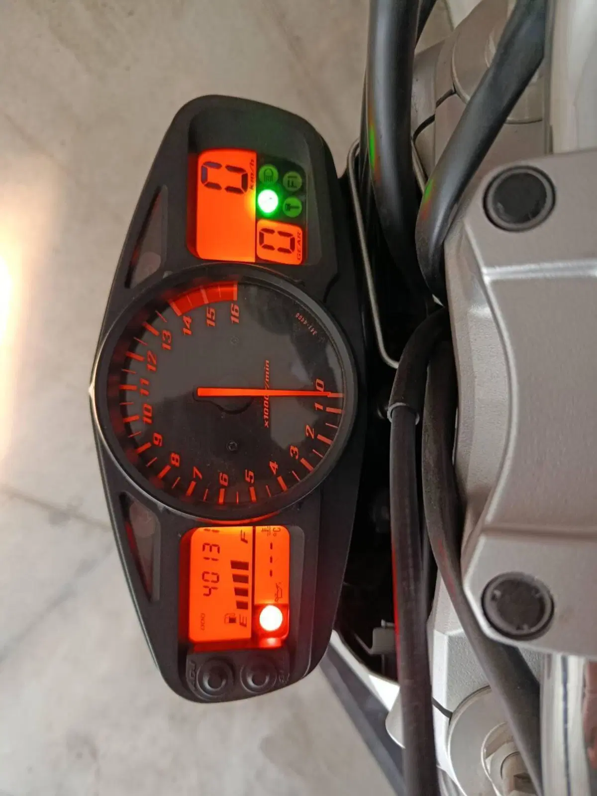 Suzuki GSR 600 (2006 - 11) (3)