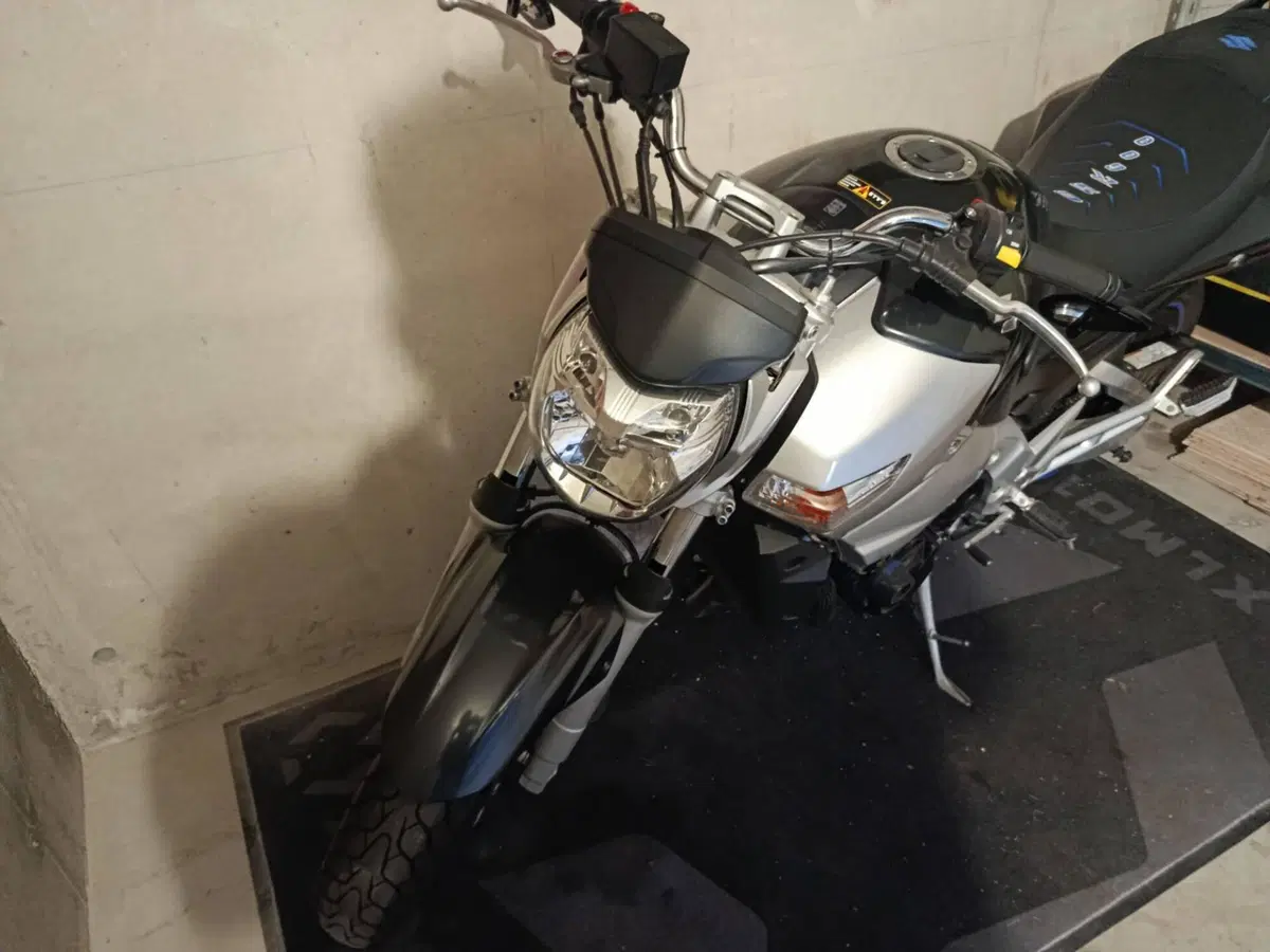 Suzuki GSR 600 (2006 - 11) (7)