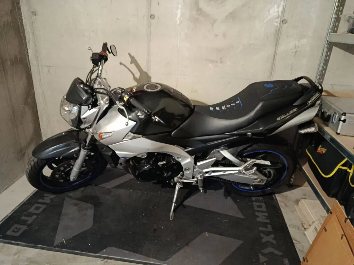 Suzuki GSR 600 (2006 - 11) (8)