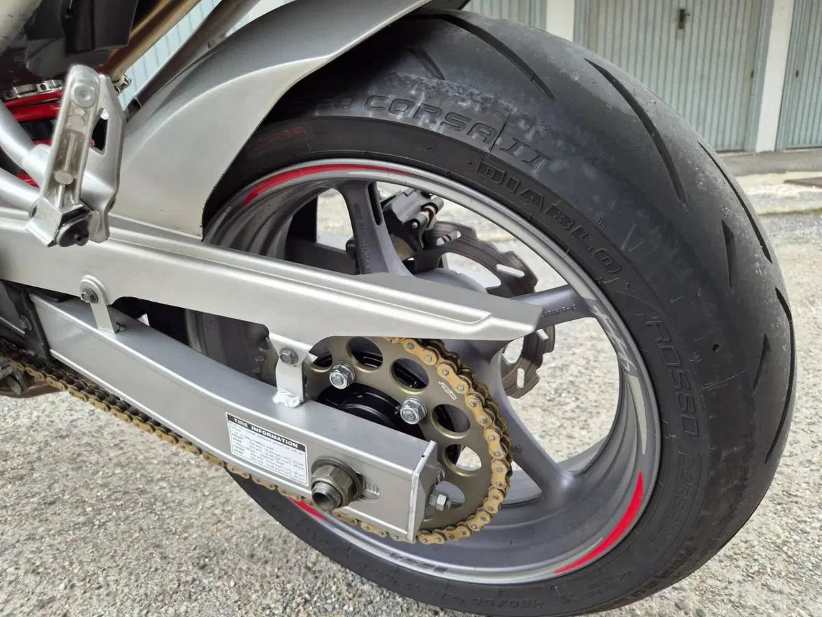 Yamaha FZ6 (2004 - 07) (6)