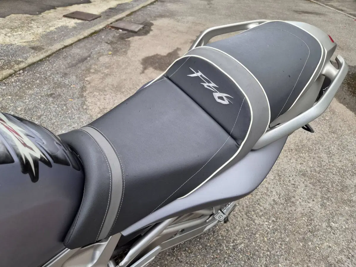 Yamaha FZ6 (2004 - 07) (7)