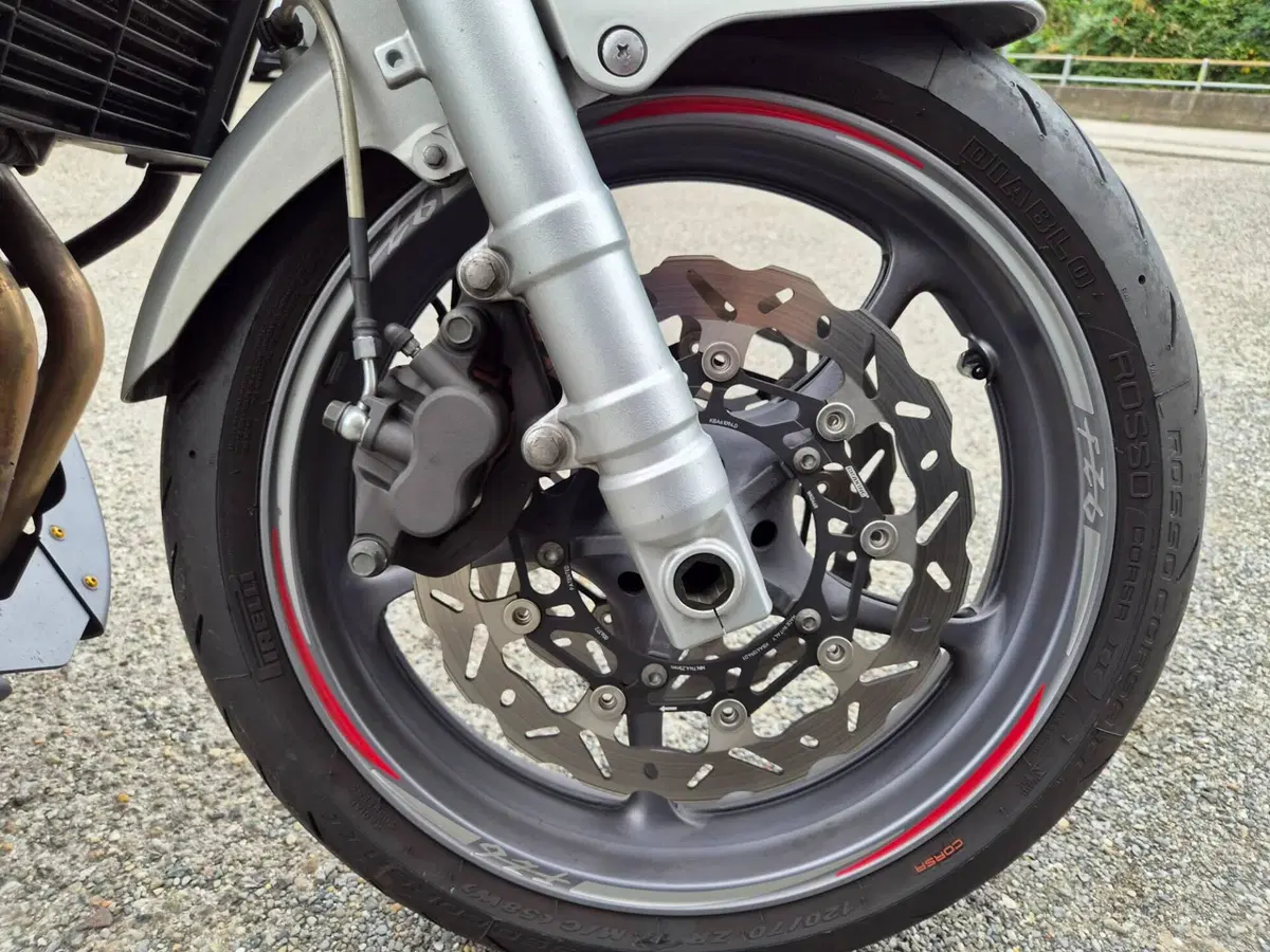 Yamaha FZ6 (2004 - 07) (8)