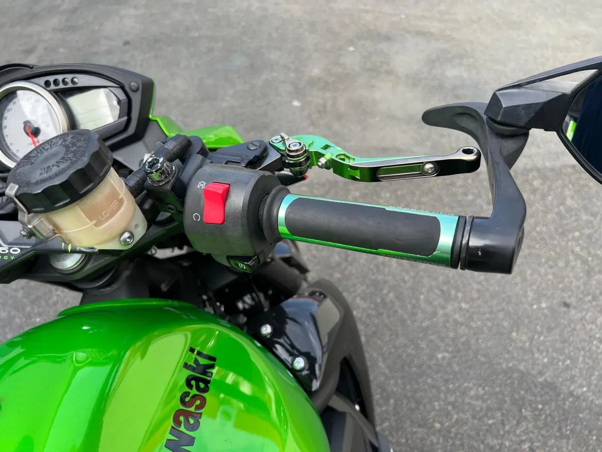 Kawasaki Z 750 (2007 - 14) (10)