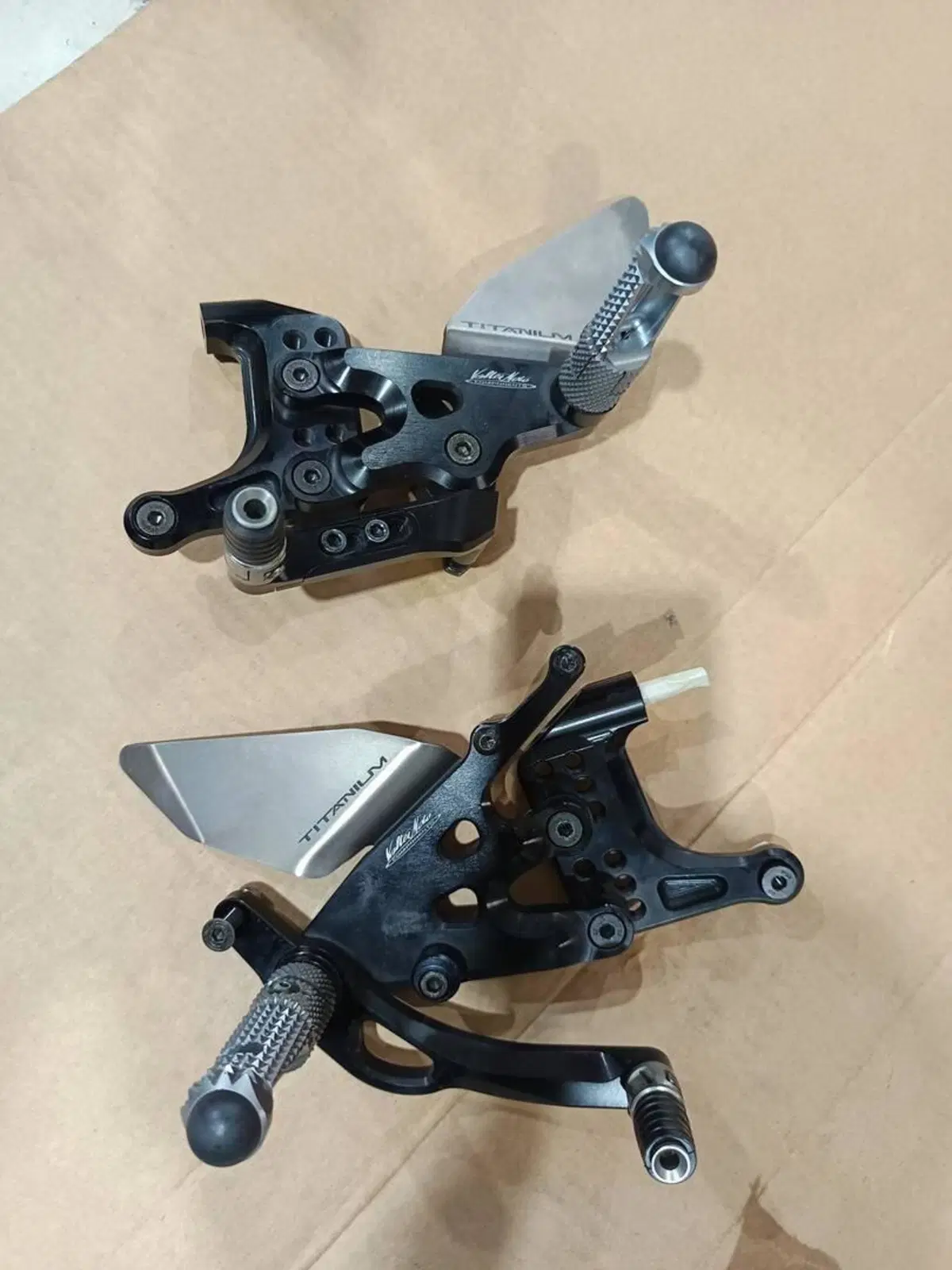 Pedane regolabili Panigale V4 - disponibili anche Valter Moto Components