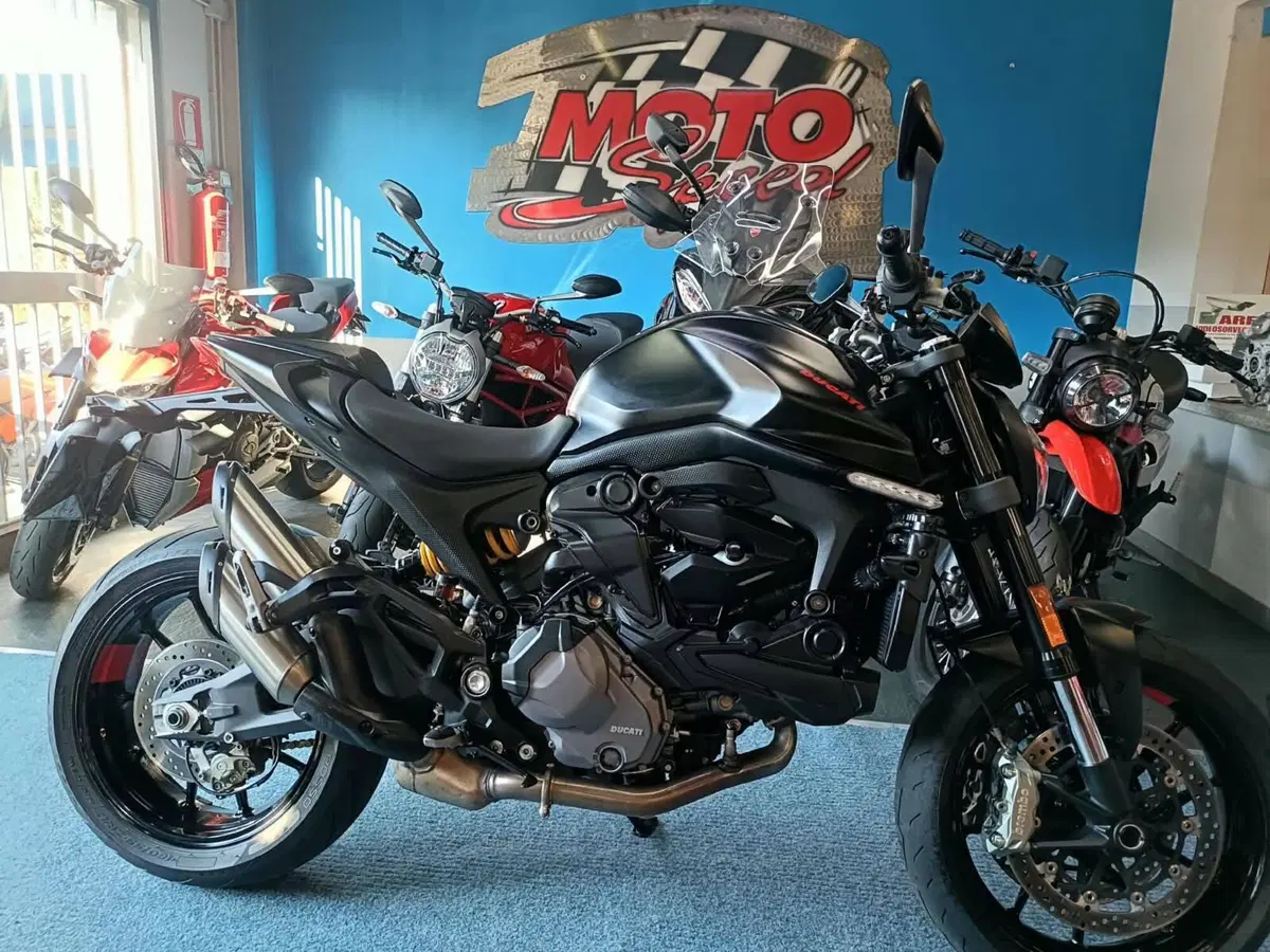 Ducati Monster 937 + (2021 - 25)
