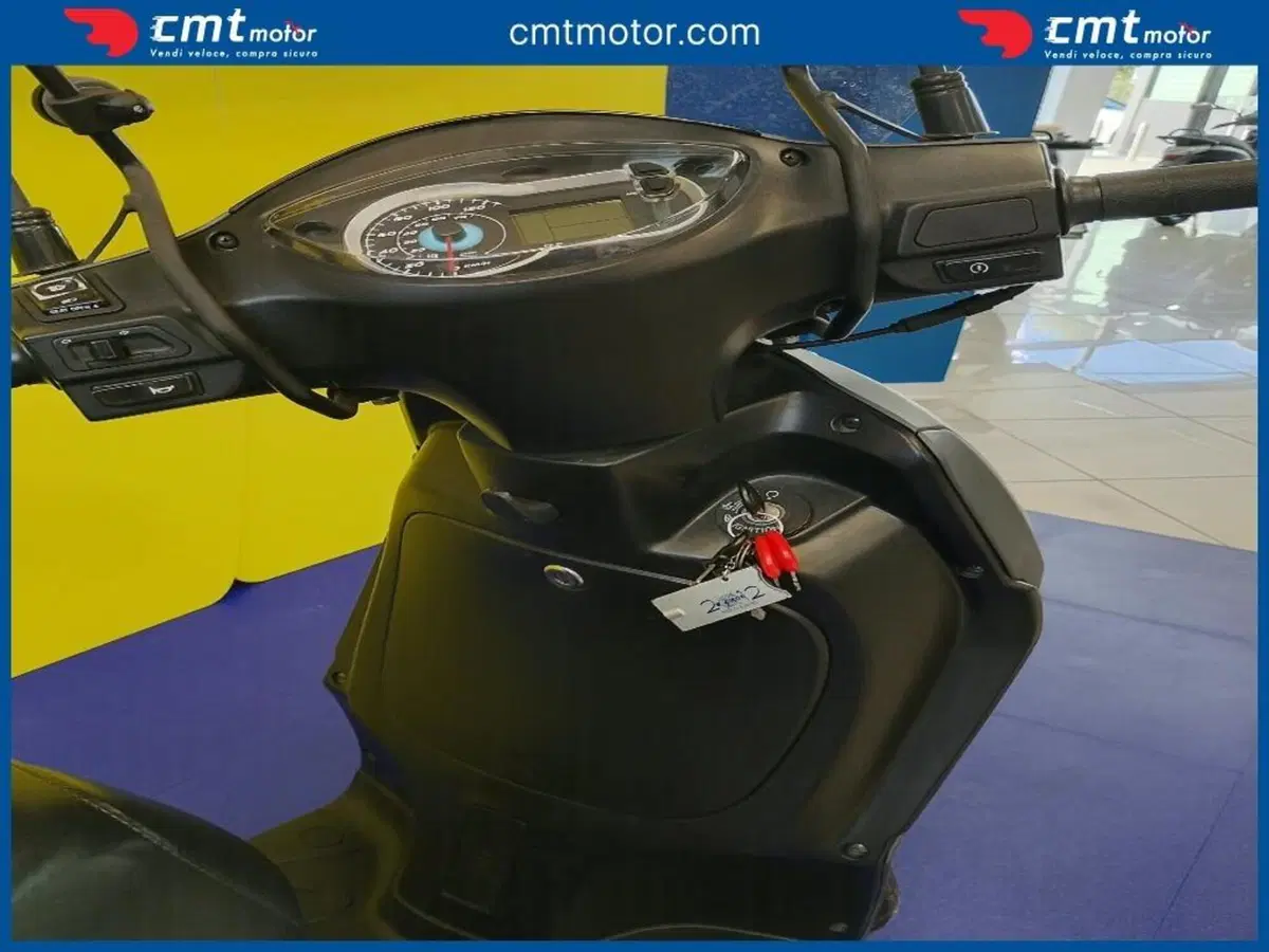 Peugeot Tweet 125 (2014 - 17) (12)