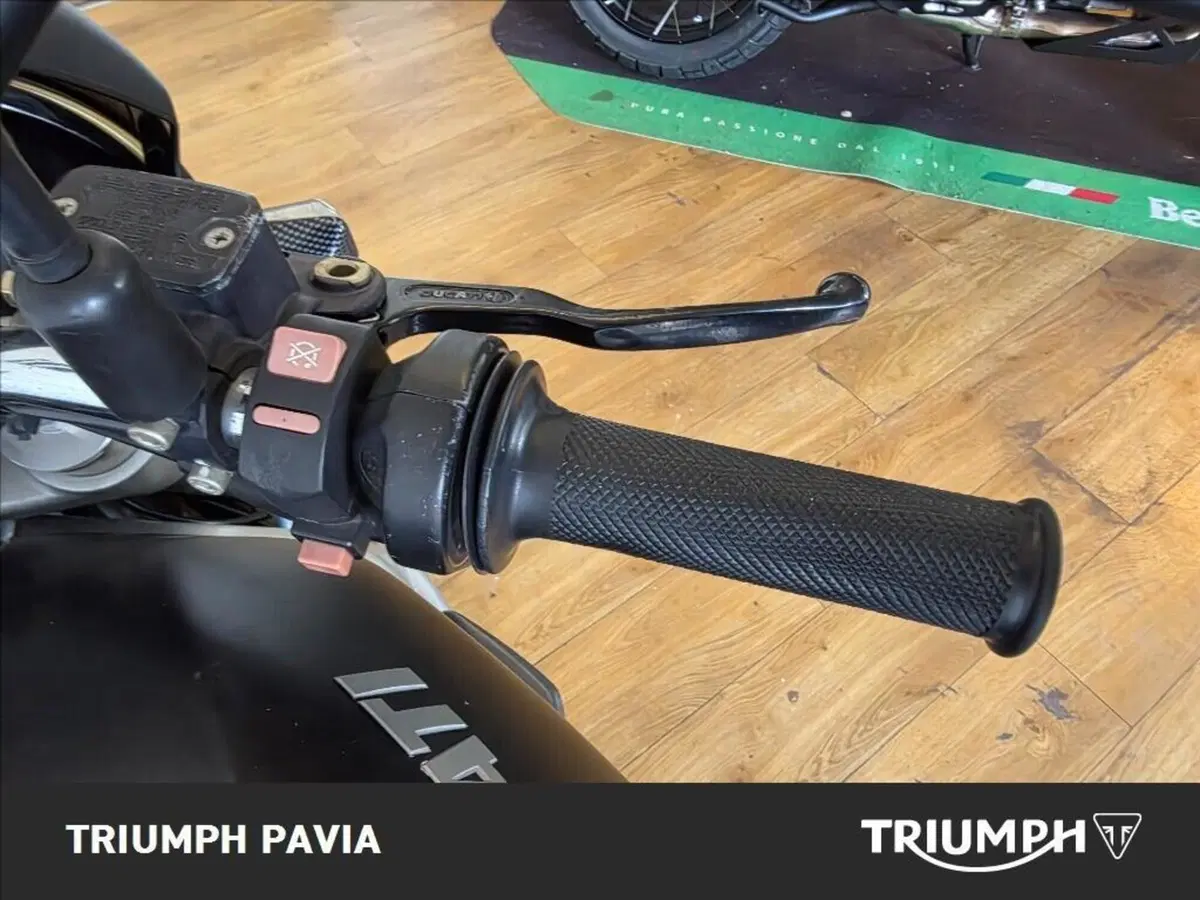 Ducati Monster 600 Dark (1998 - 01) (13)