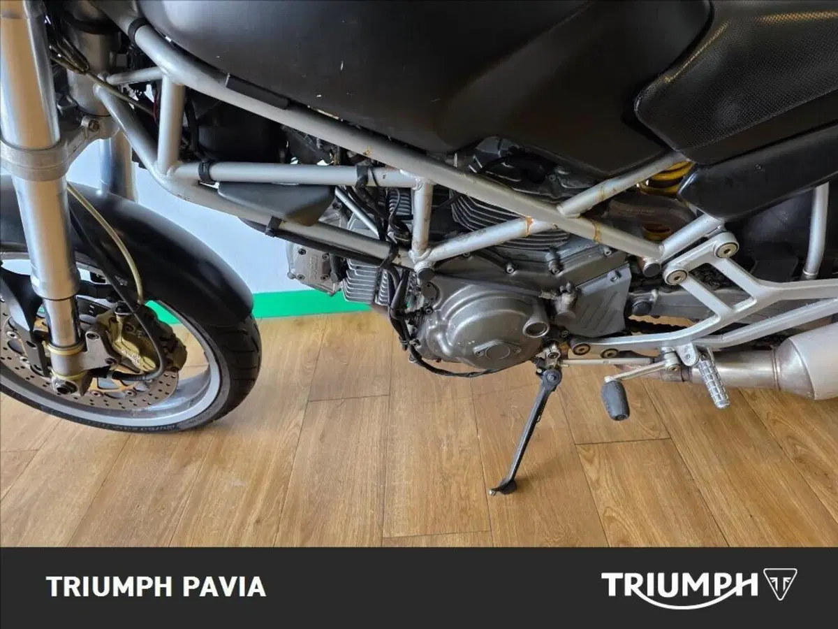 Ducati Monster 600 Dark (1998 - 01) (19)