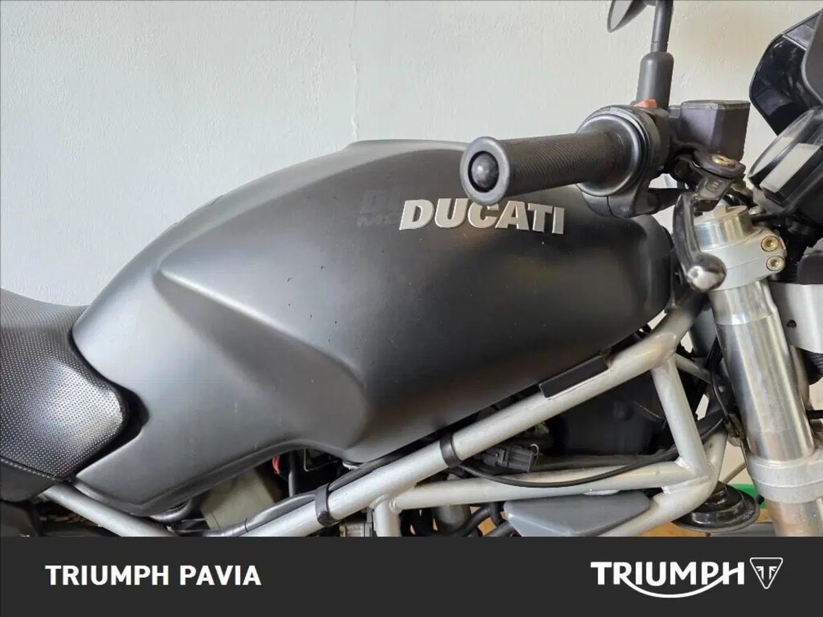 Ducati Monster 600 Dark (1998 - 01) (2)