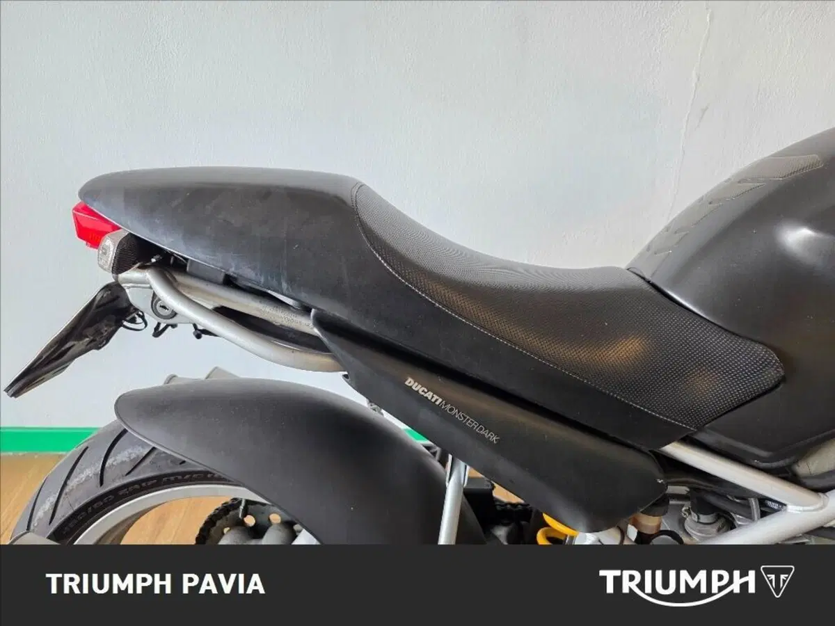 Ducati Monster 600 Dark (1998 - 01) (4)