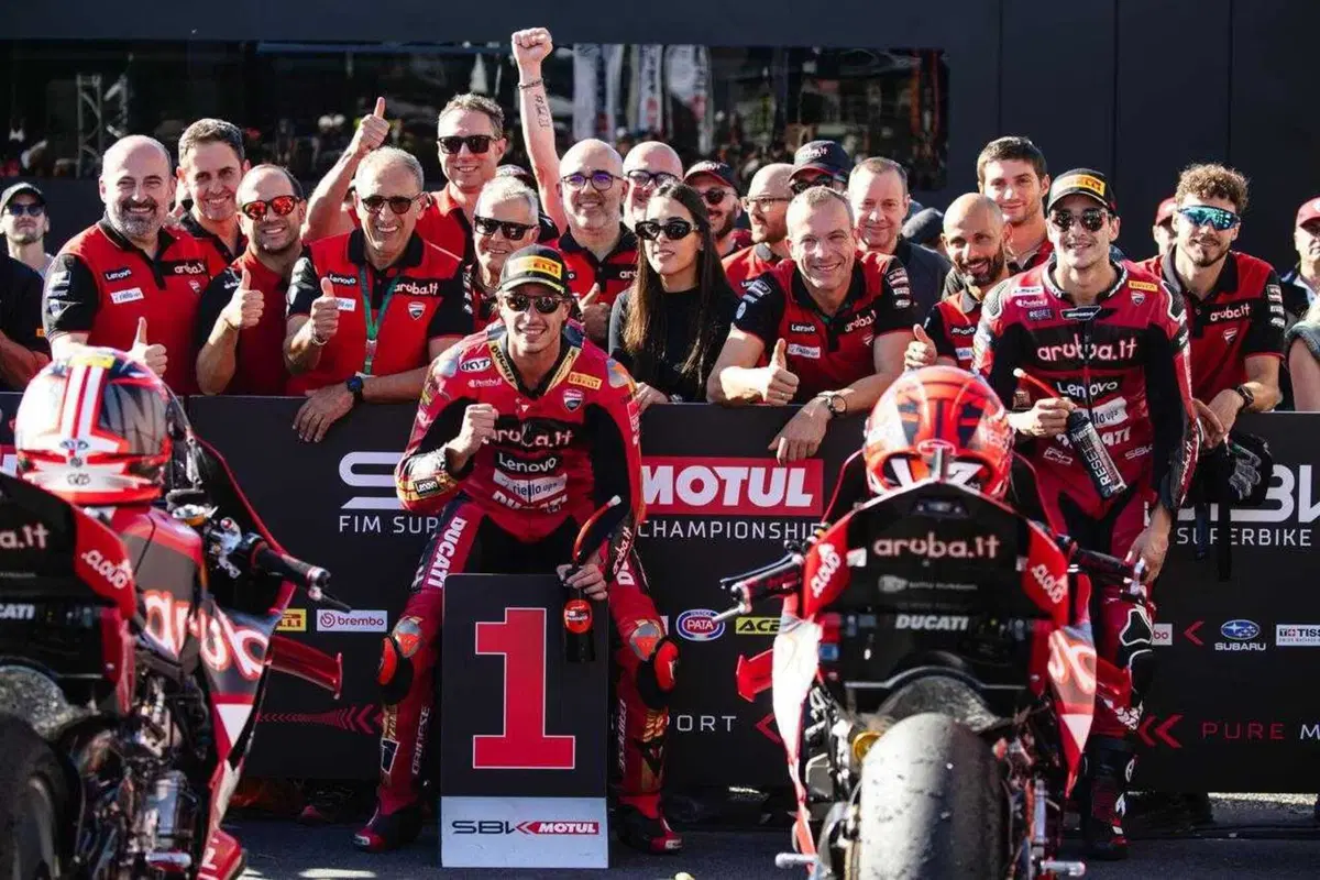 SBK, Nicolò Bulega domina Gara1 all'Estoril [GALLERY] (4)