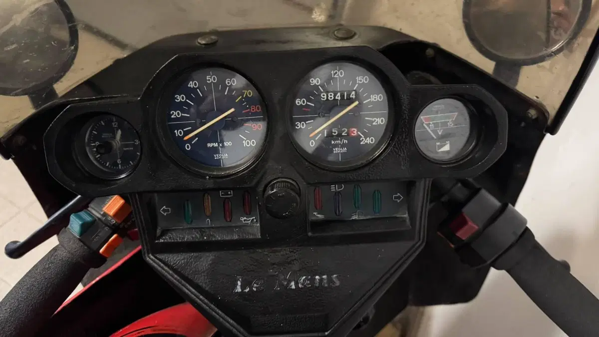 Moto Guzzi LE MANS 850  (12)