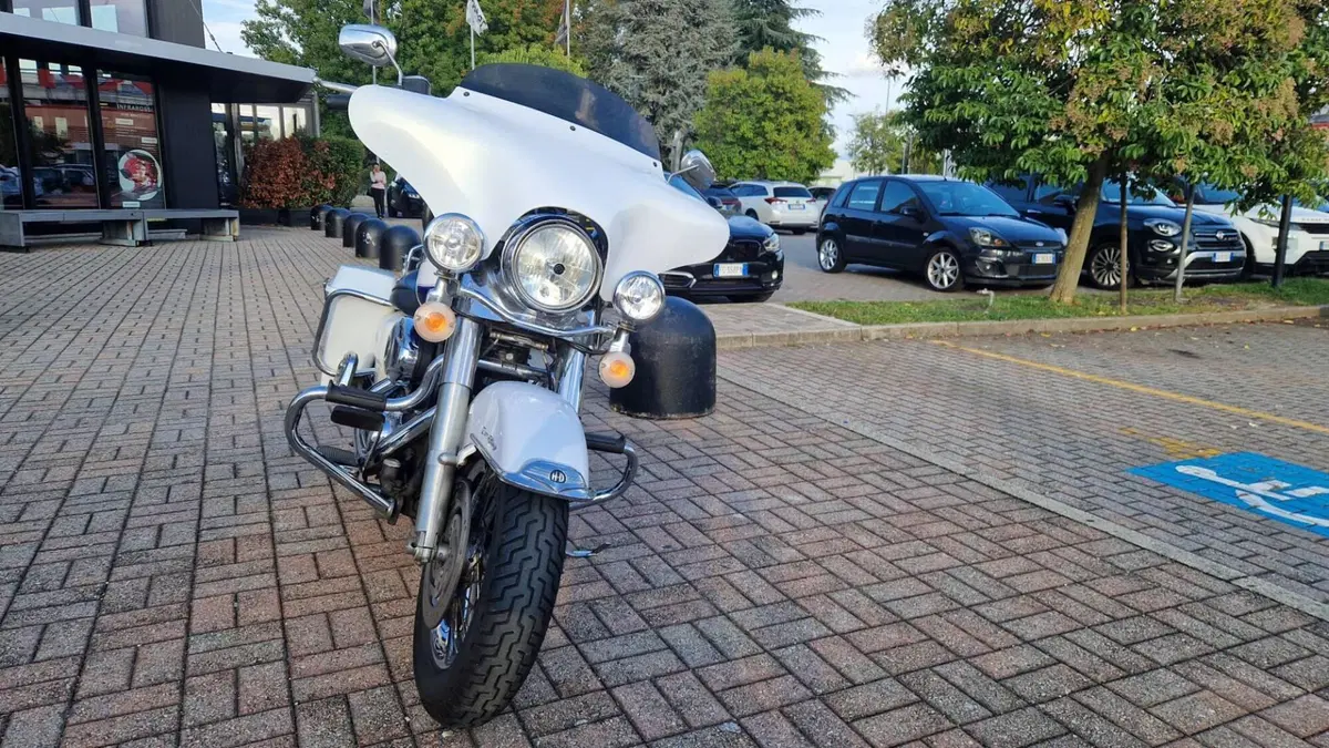 Harley-Davidson 1584 Road King Classic (2007 - 10) - FLHRC (4)