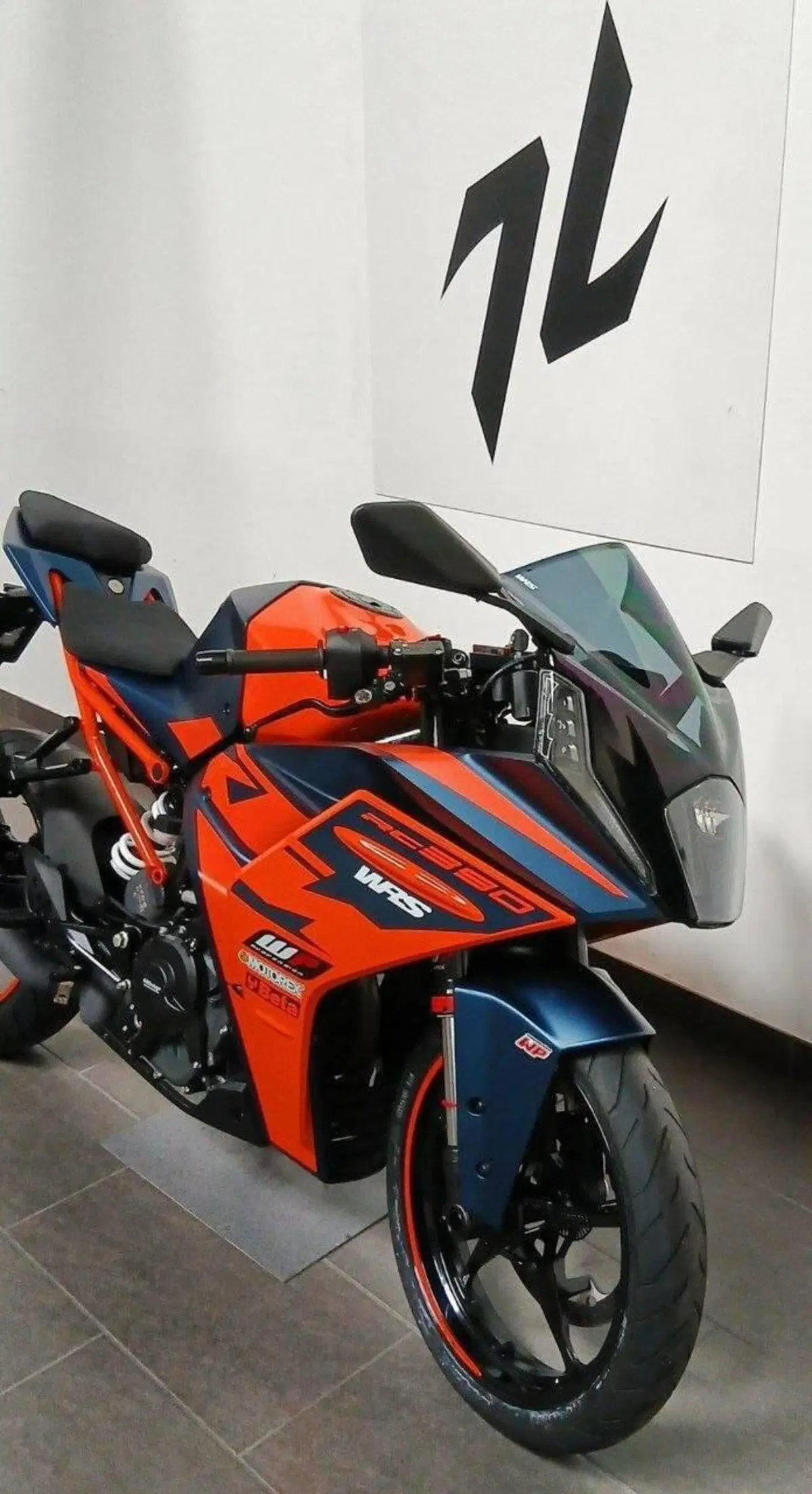 KTM RC 390 (2022 - 26) (2)