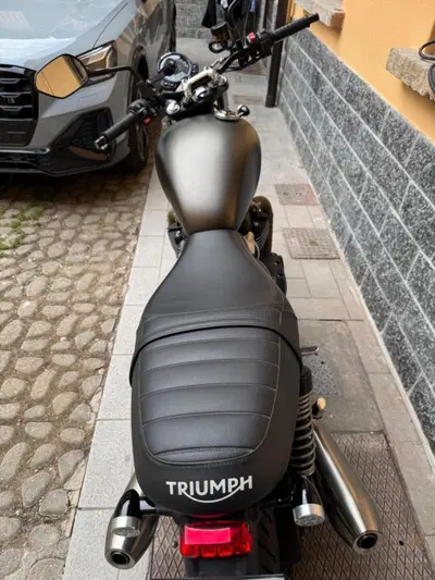 Triumph Speed Twin 900 (2023 - 24) usata