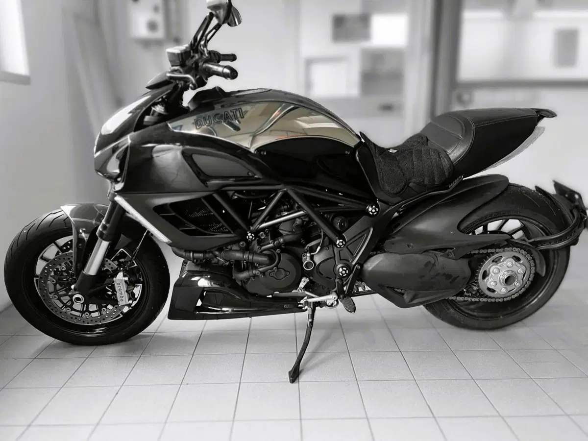 Ducati Diavel 1200 (2010 - 13)