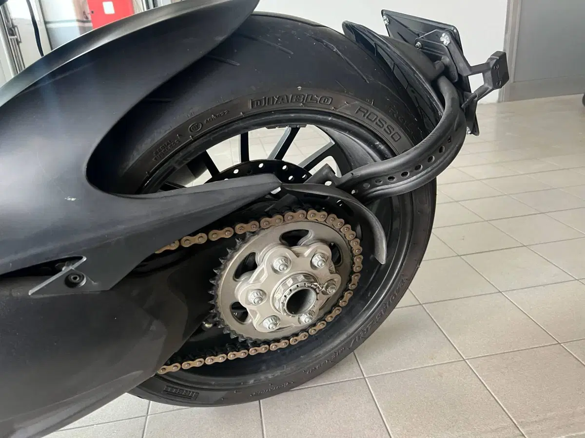 Ducati Diavel 1200 (2010 - 13) (6)