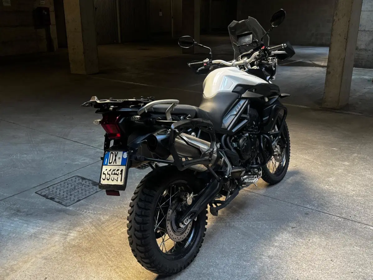 Triumph Tiger 800 XC (2011 - 12) (4)