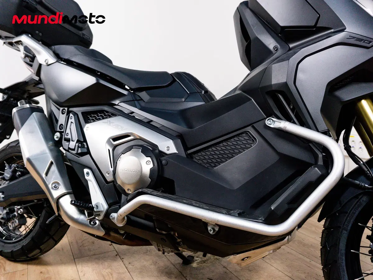 Honda X-ADV 750 (2017) (5)