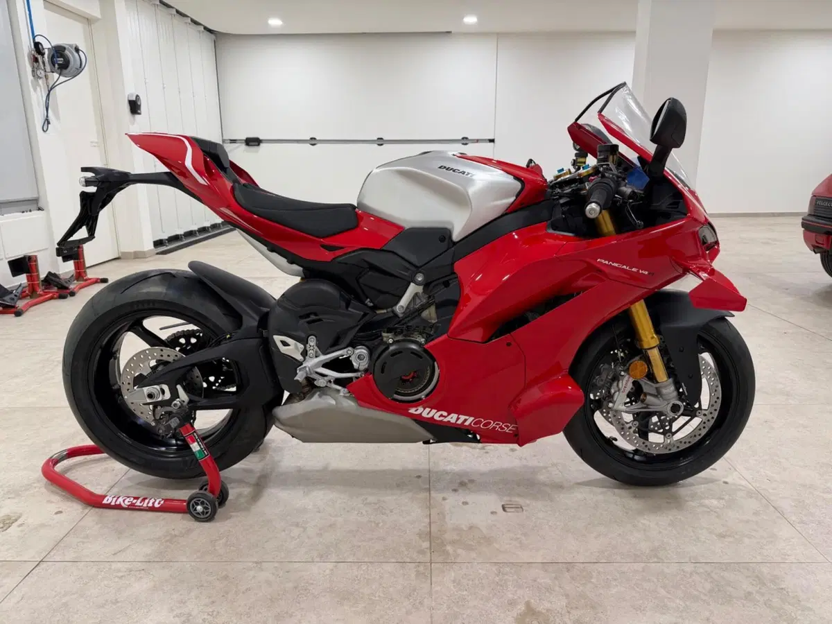 Ducati Panigale V4 R (2026) (7)
