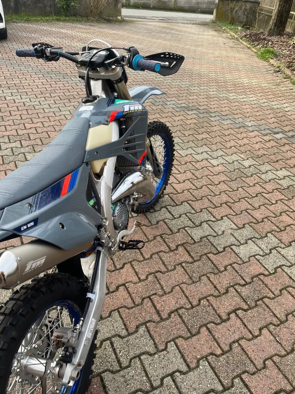Tm Moto EN 125 ES Fi (2026) (3)