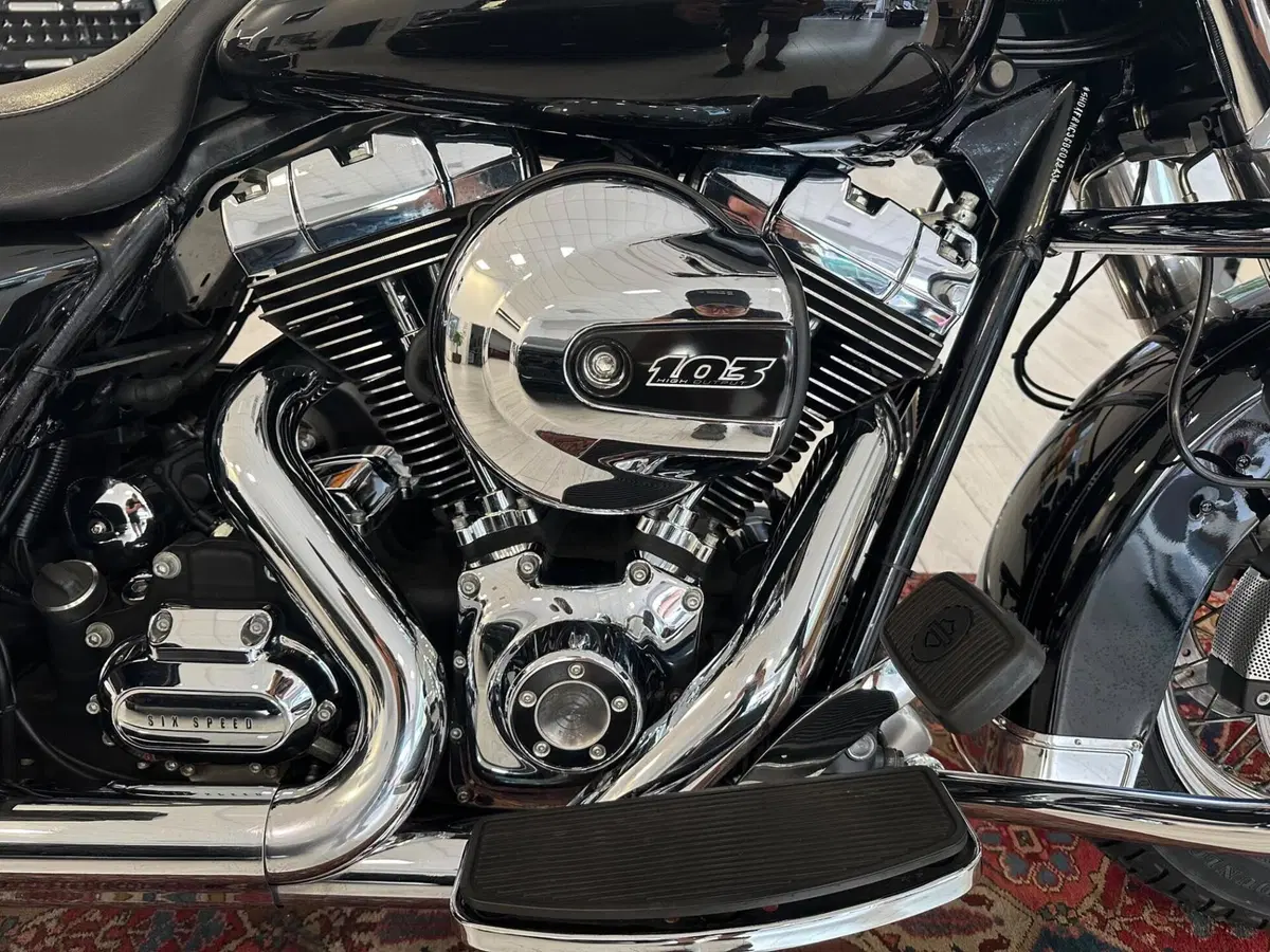 Harley-Davidson 103 Road King Classic (2014 - 16) - FLHRC (6)
