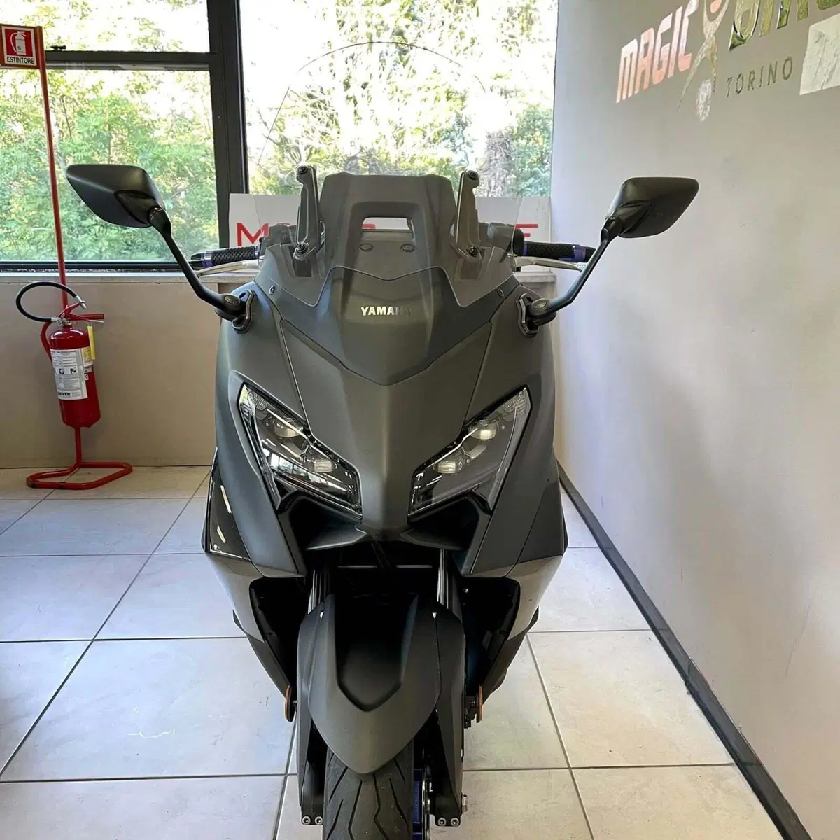 Yamaha T-Max 560 (2025 - 26) (4)