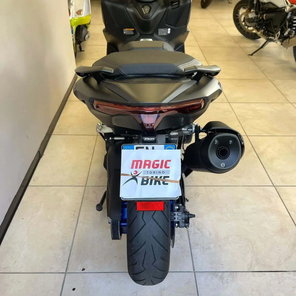 Yamaha T-Max 560 (2025 - 26) (8)
