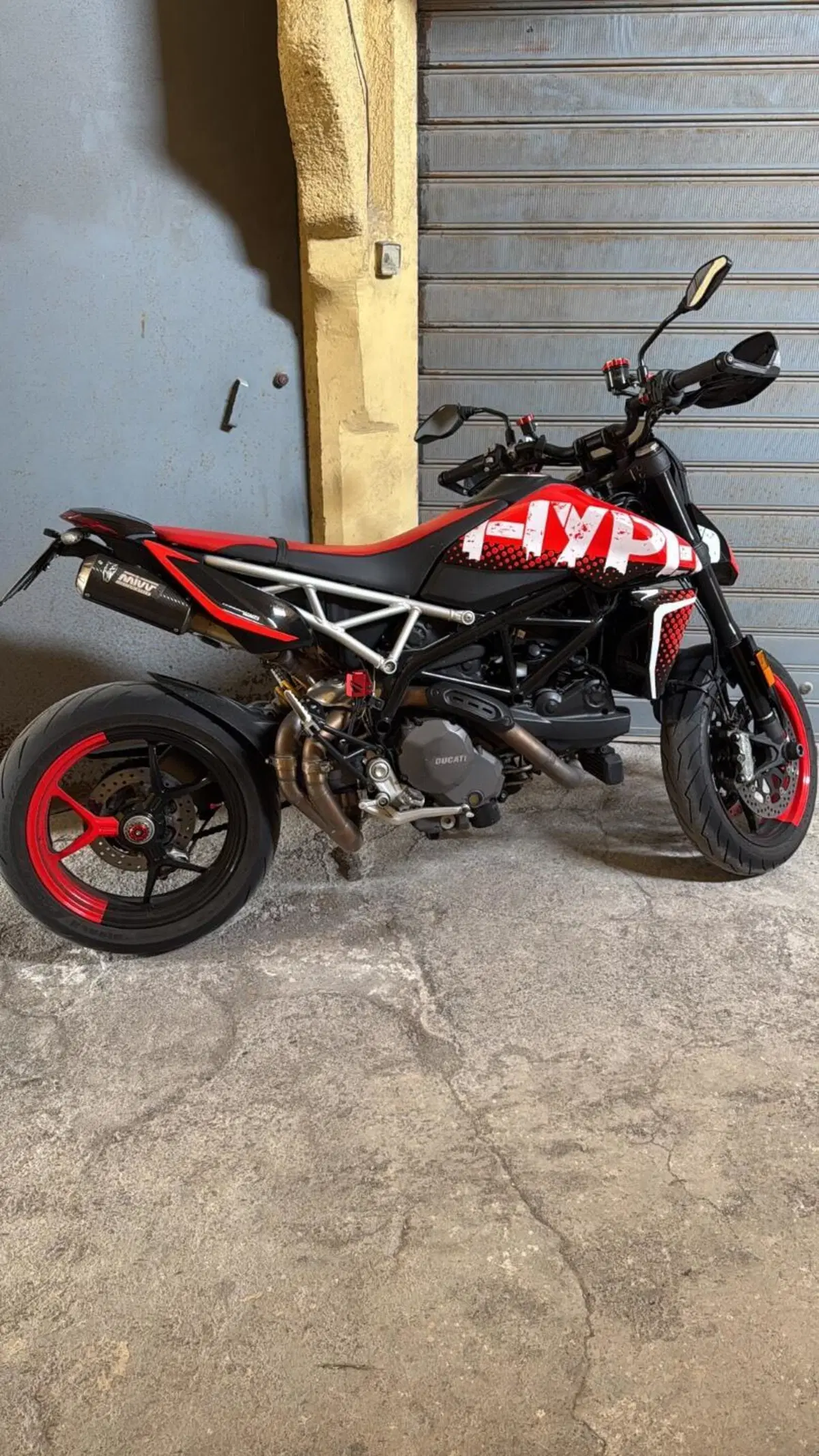 Ducati Hypermotard 950 RVE (2022 - 25) (2)