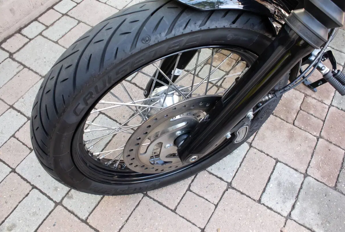 Harley-Davidson 107 Street Bob (2018 - 20) - FXBB (11)