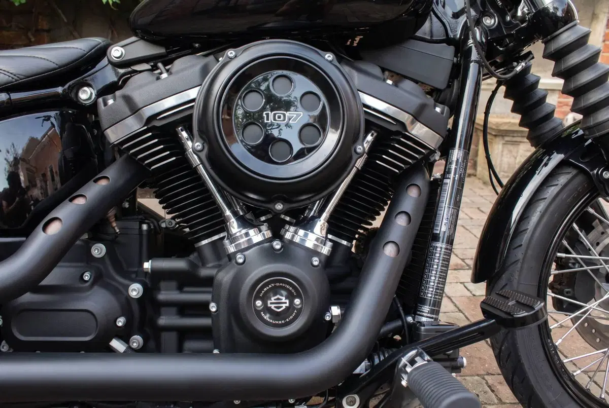 Harley-Davidson 107 Street Bob (2018 - 20) - FXBB (9)