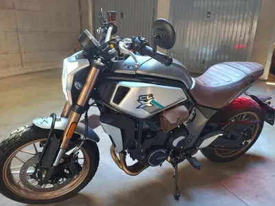 CFMOTO 700CL-X Heritage (2021 - 26) usata