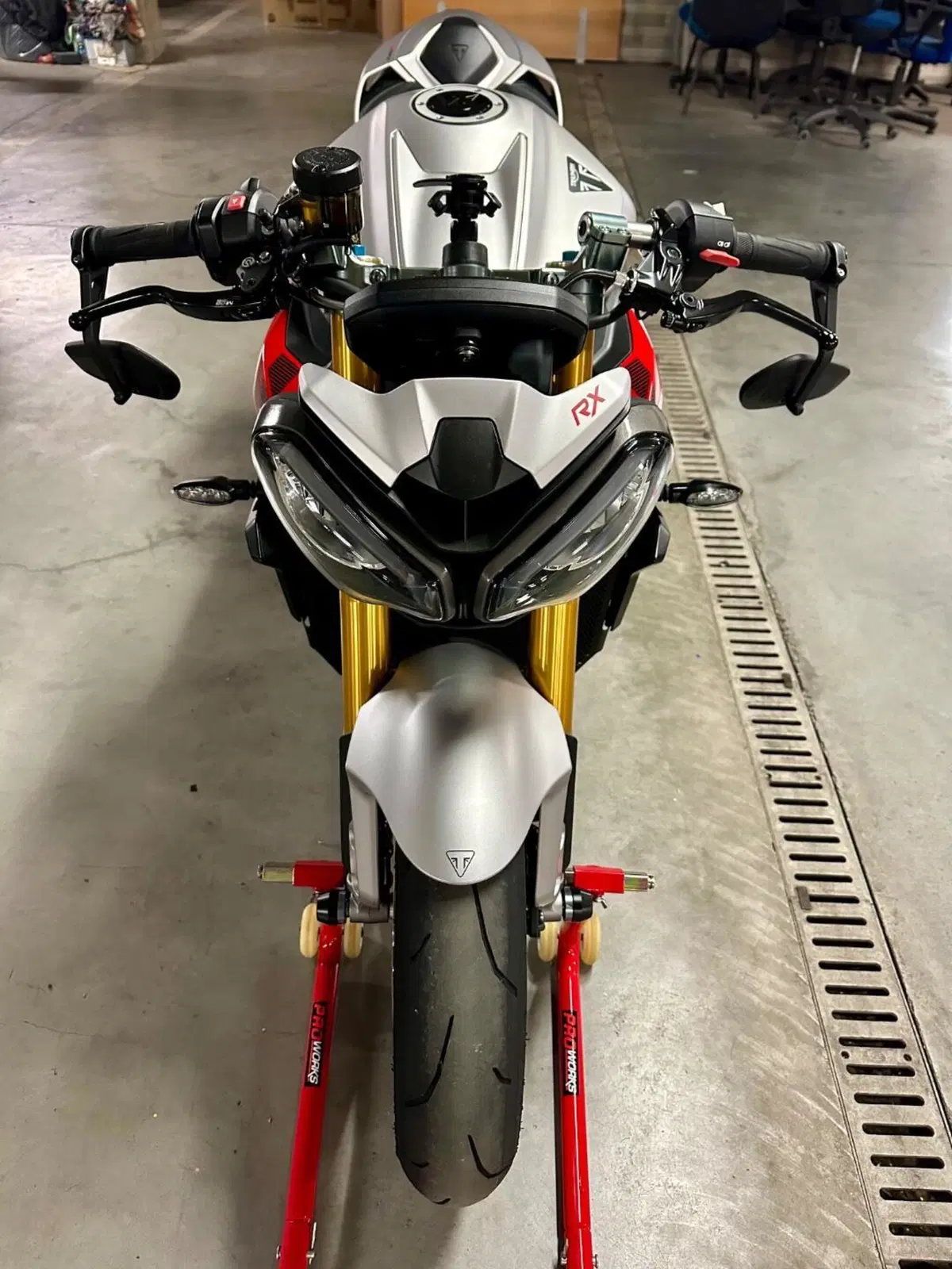Triumph Street Triple 765 RX (2026) (3)