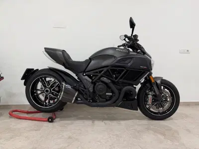 Ducati Diavel 1200 Carbon (2017 - 18) usata
