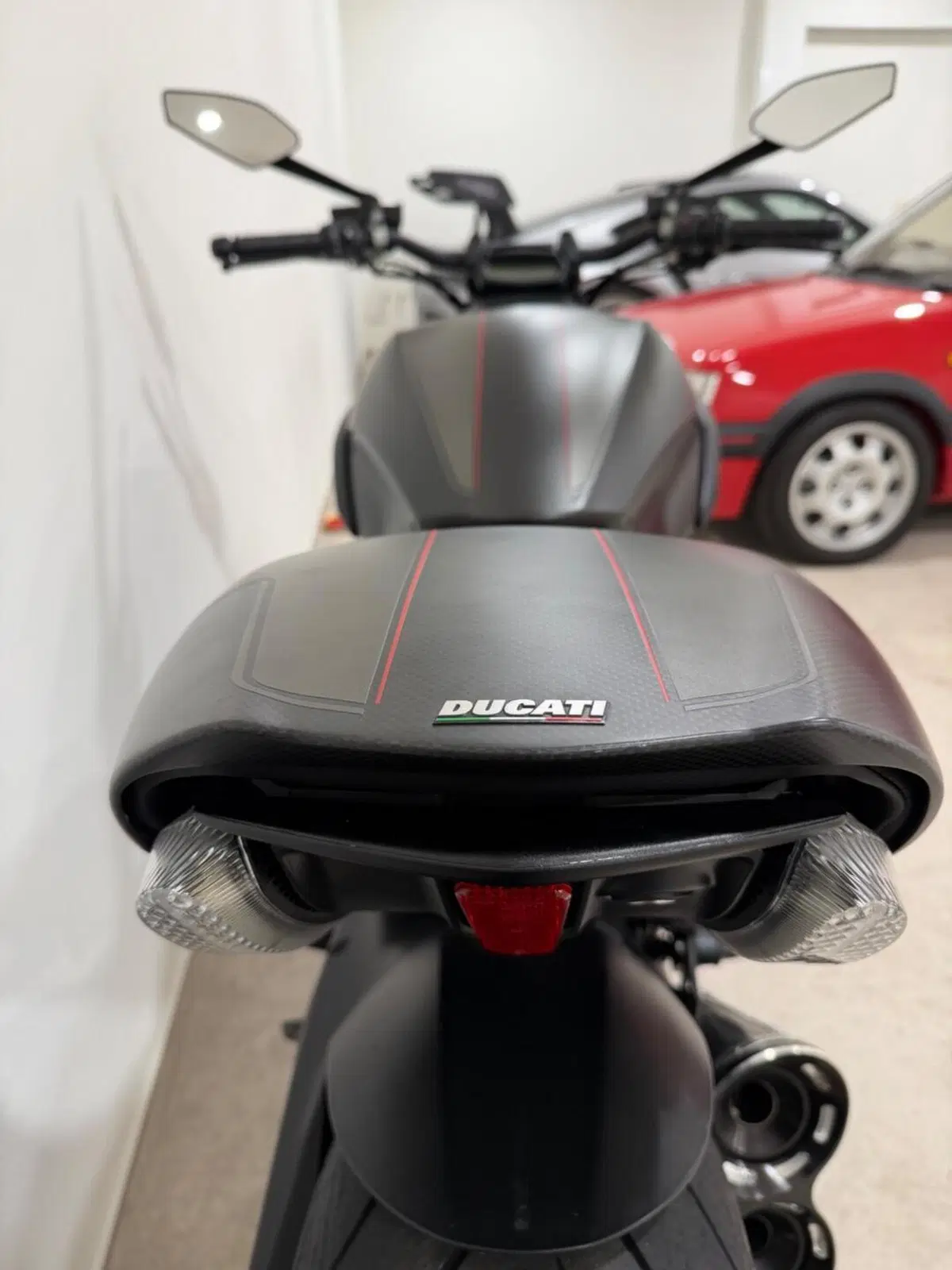 Ducati Diavel 1200 Carbon (2017 - 18) (7)