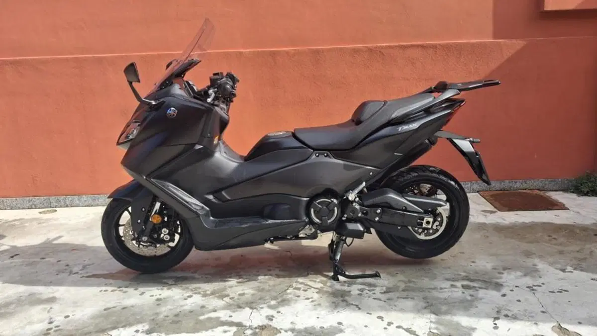 Yamaha T-Max 560 (2022 - 24) (2)