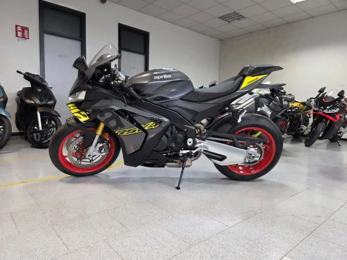Aprilia RSV4 1100 (2025 - 26) (3)