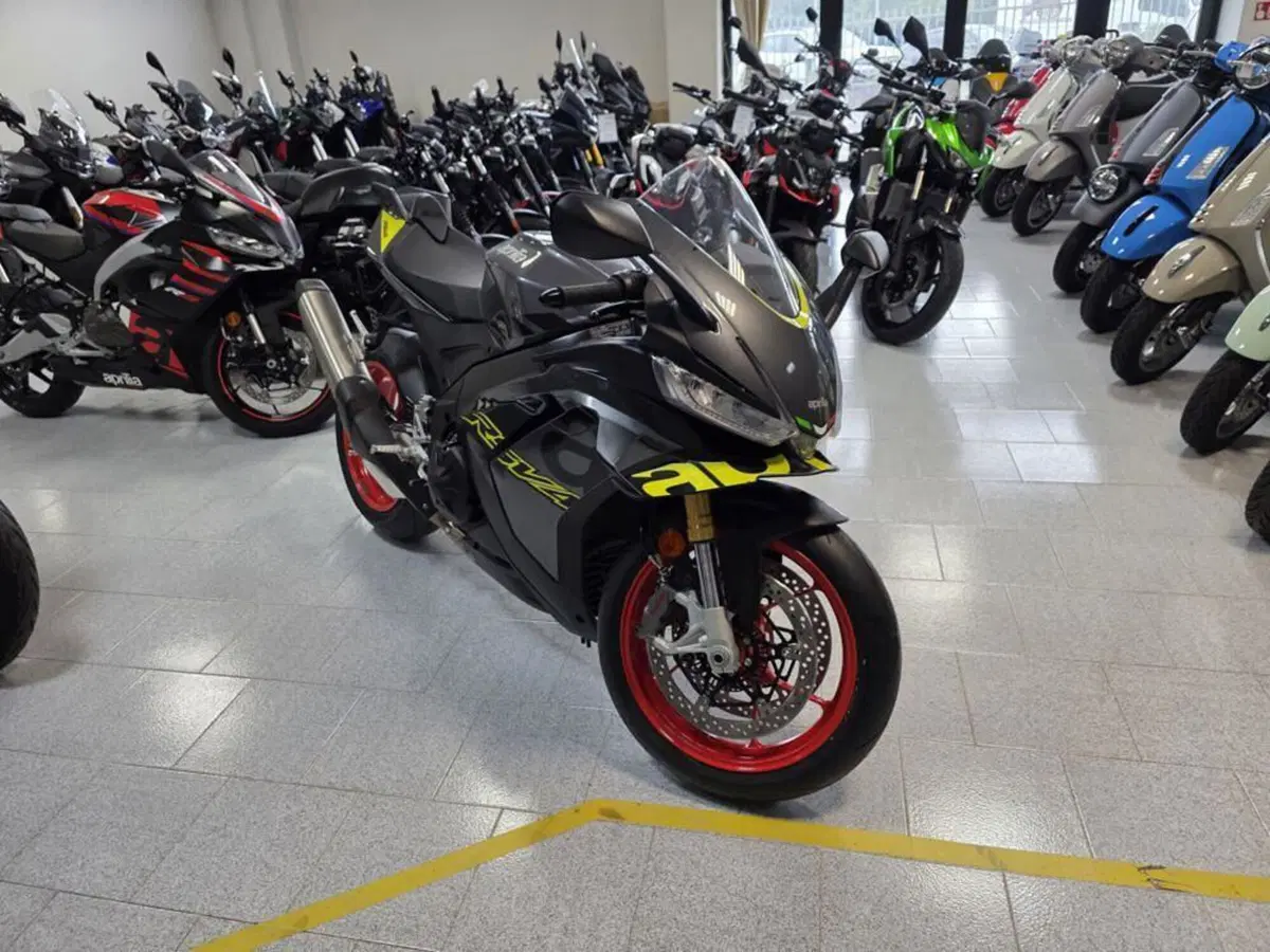 Aprilia RSV4 1100 (2025 - 26) (2)