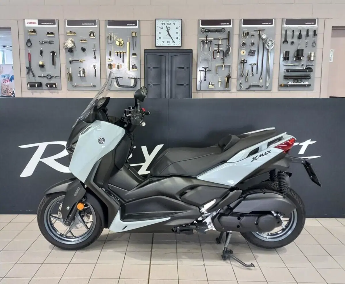 Yamaha X-Max 125 Tech Max (2025 - 26) (2)