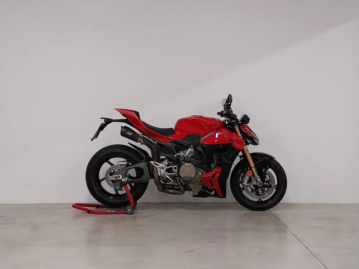 Ducati Streetfighter V4 S (2025 - 26) (2)