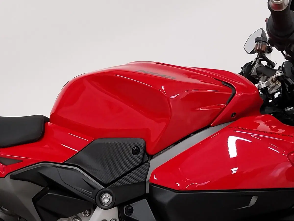 Ducati Streetfighter V4 S (2025 - 26) (8)